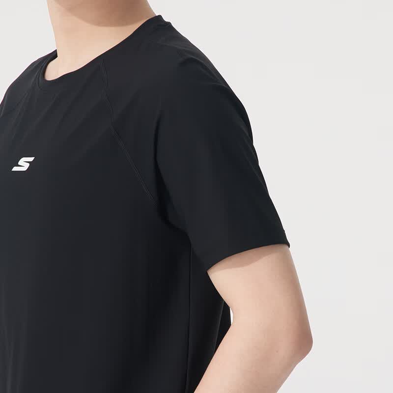 斯凯奇（Skechers）男装新款运动服健身训练潮流时尚透气休闲短袖T恤P224U046-03K8 ZP高清大图