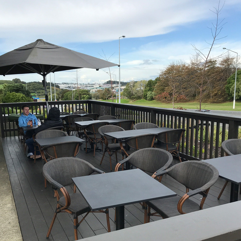 寻木匠户外桌椅庭院组合室外咖啡厅奶茶店桌椅带伞露天阳台藤椅三五