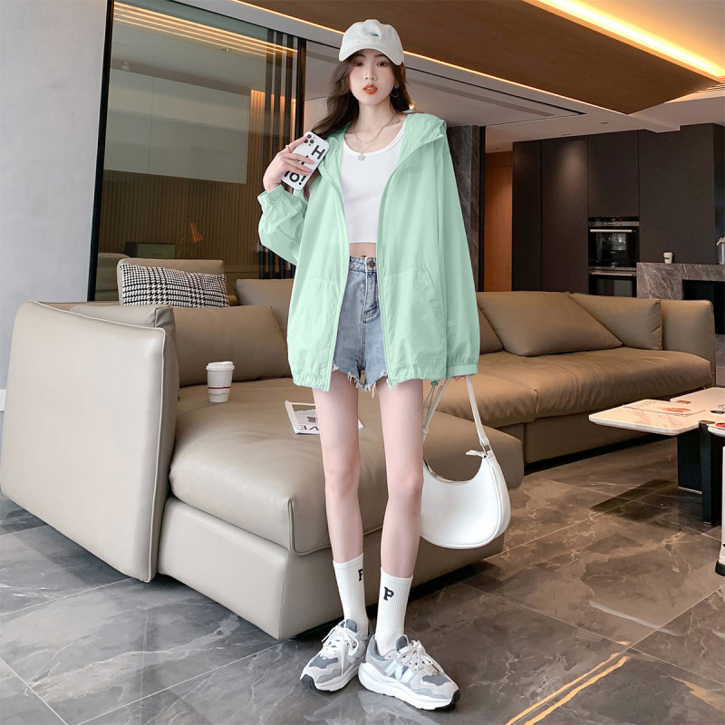 [直降价123元]唐狮夏季夏季防晒服女连帽简约文字印花外套薄款透气时尚韩系
