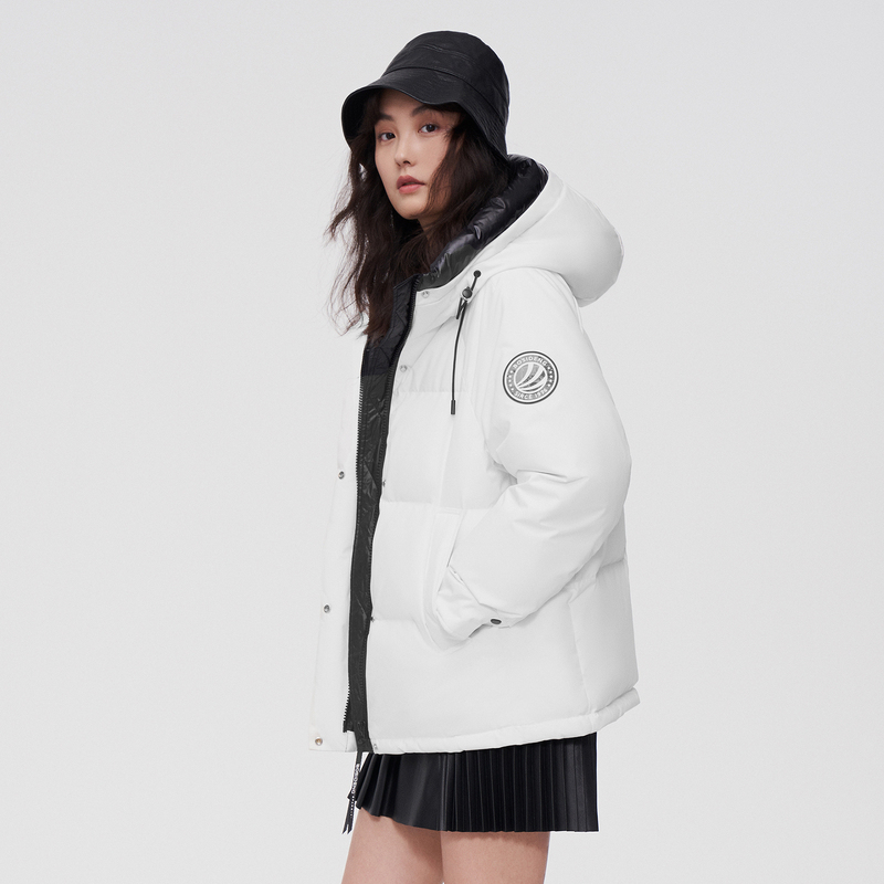 波司登女式廓型短款山峰渐变印花时尚保暖设计感羽绒服b10143308