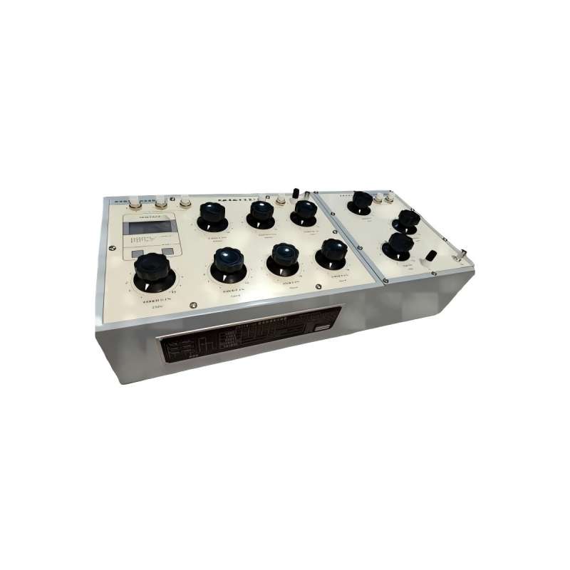 鸣为电子 兆欧表检定装置ZX119-10 套高清大图