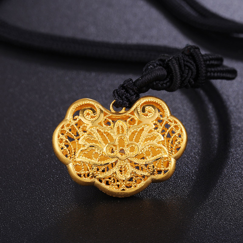 金大福古法传承金系列镂空如意莲花锁金吊坠男999足金正品计价