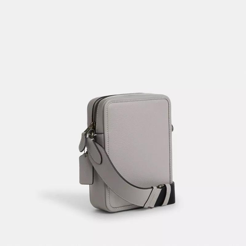 COACH/蔻驰大容量可调节宠物包折叠便携两用宠物出行包高清大图