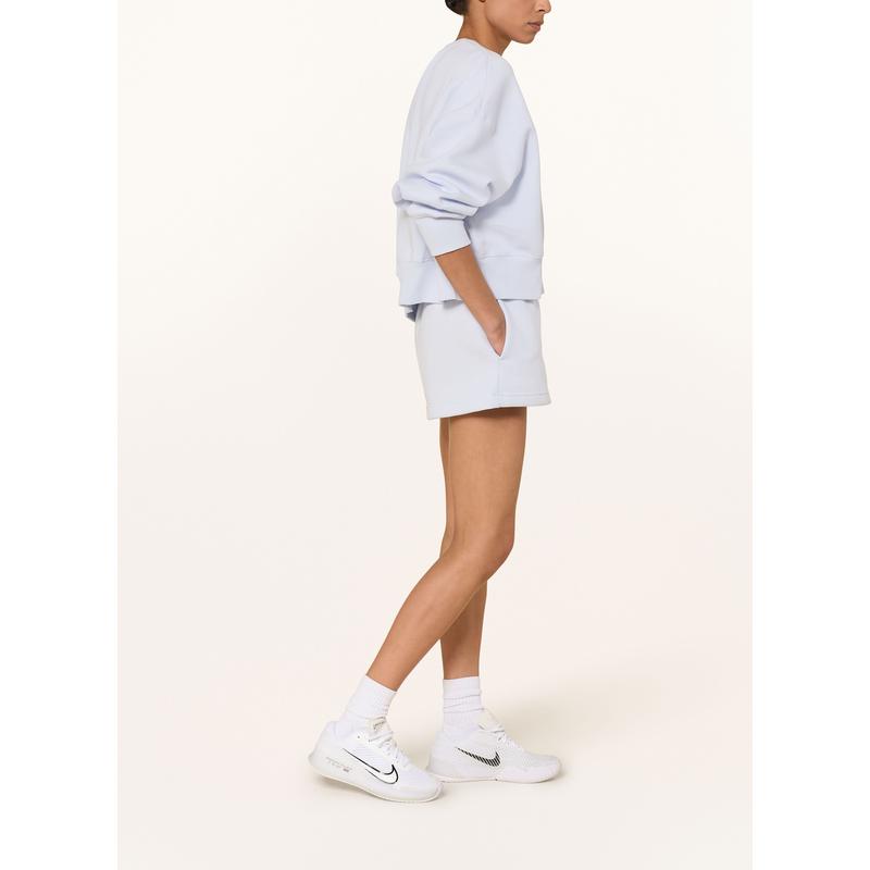 Nike耐克德国工艺棉 blend 女士运动休闲中裤宽松弹力束腰短裤高清大图