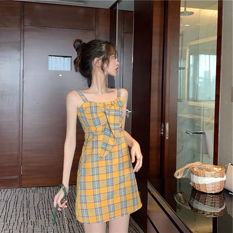大码宽松显瘦连衣裙新款夏季网红格子少女学生减龄时尚仙女吊带裙莎丞图片