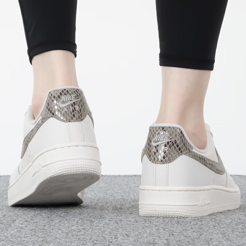 耐克(NIKE)板鞋女AIRFORCE1&apos;07AF1低帮休闲鞋DD8959-00237.5_478