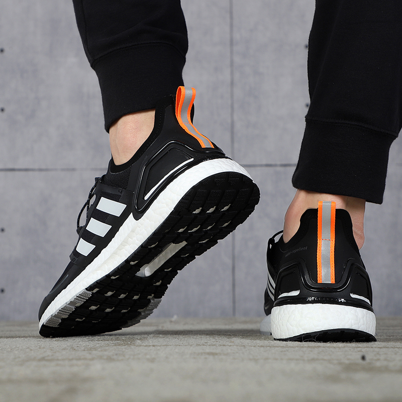 Adidas阿迪达斯男鞋2021冬季新款正品BOOST跑步鞋EG5207