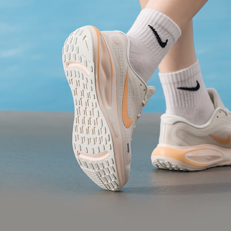 耐克（NIKE）女鞋低帮网面透气休闲鞋缓震轻便耐磨运动鞋健身跑步鞋FJ7765-116 ZP高清大图