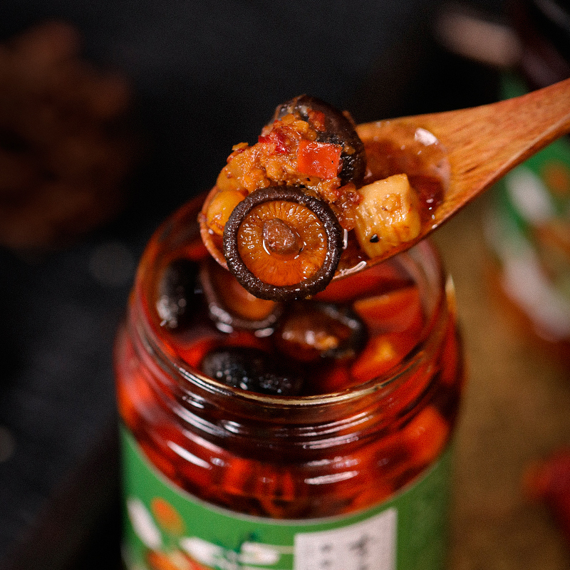 李子柒 朵朵香菇酱 冬笋辣椒酱拌饭下饭酱香辣拌面蘑菇220g*2瓶