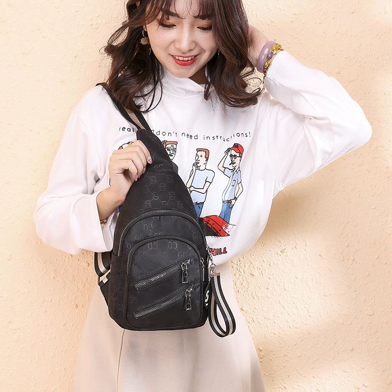 派尼美特牛津布女士胸包2020新款韩版女小挎包尼龙印花单肩包视频