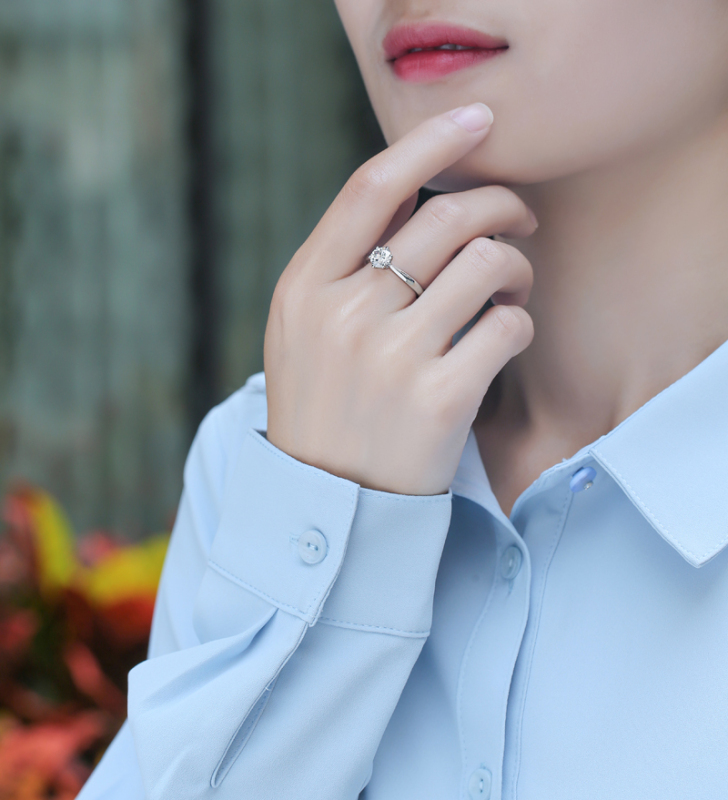 玖钻珠宝 925 银莫桑石戒指 经典六爪光面闭口戒指求婚送礼钻戒高清大图