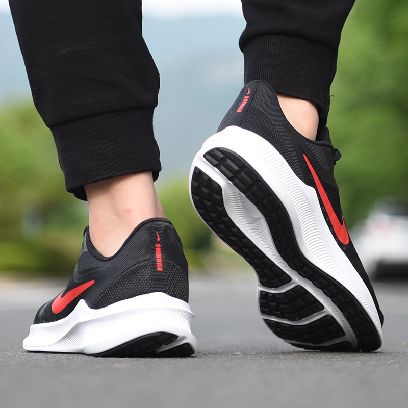 NIKE耐克男鞋2021冬季新款正品跑鞋运动鞋网面透气跑步鞋