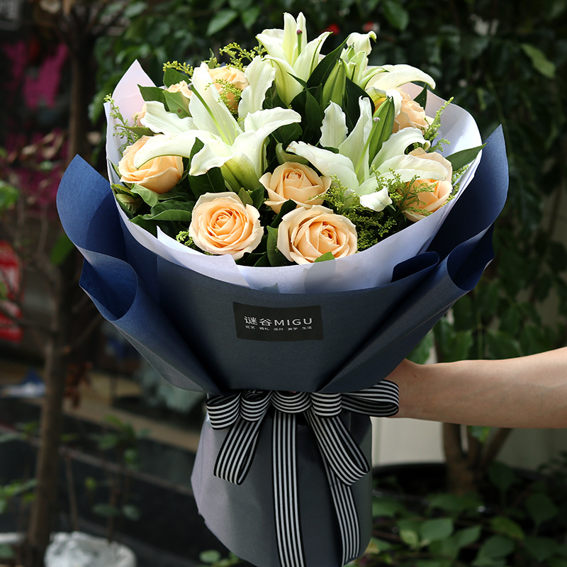 五二零鲜花绿植五二零七夕情人节鲜花速递全国11朵香槟玫瑰2枝多头白香水百合混搭生日花束礼物北京上海北京杭州南京花店同城送花 价格 图片品牌报价 苏宁易购五二零鲜花旗舰店