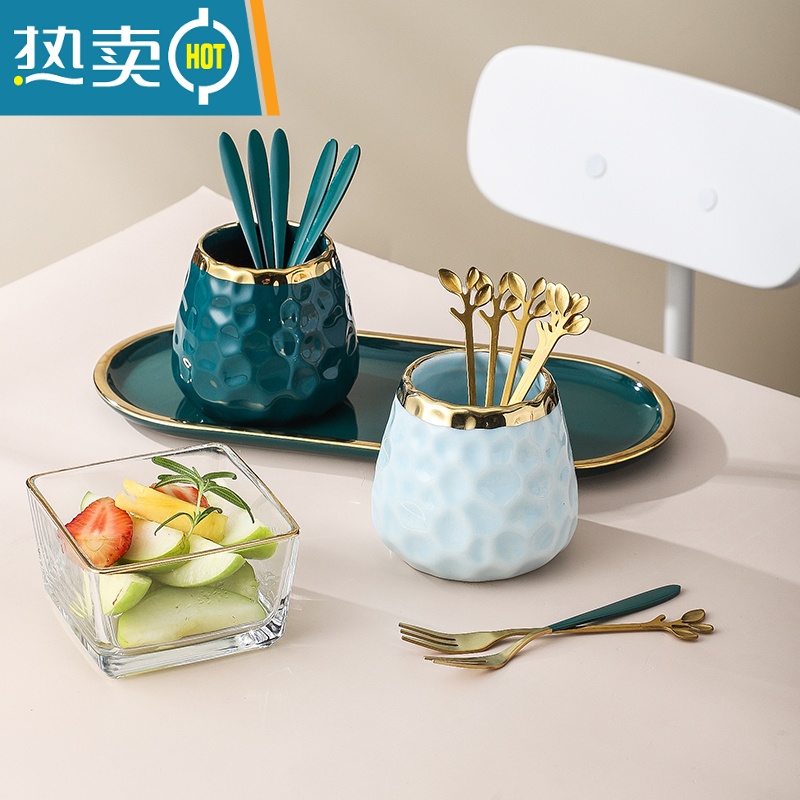 敬平家用可爱水果叉子高端不锈钢蛋糕甜品叉儿童安全水果签收纳罐套装 陶瓷描金罐蓝色+4支陶瓷柄叉子+2只甜品勺高清大图