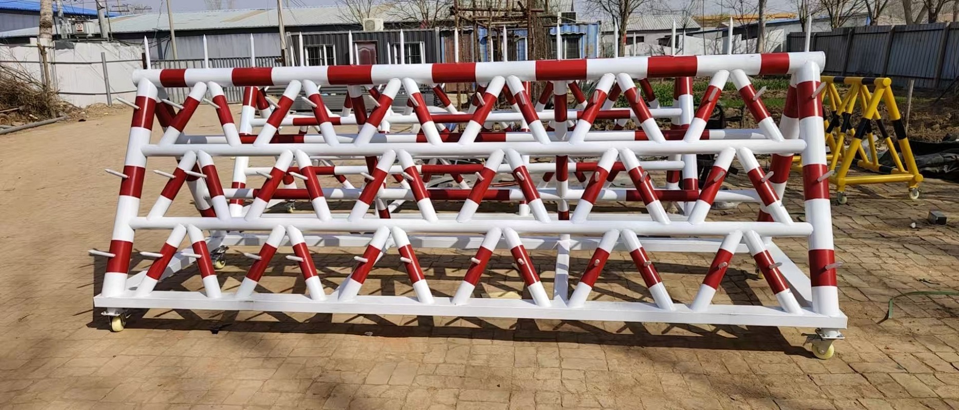 麦盾 移动拒马护栏学校厂区门口可移动带刺防撞拒马路障9000*1600*1000mm可定制高清大图