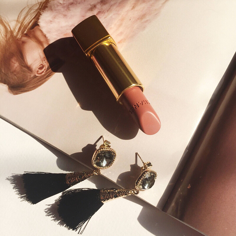 chanel香奈儿口红炫亮魅力唇膏丝绒系列62奶茶色哑光不易脱色显色粉色