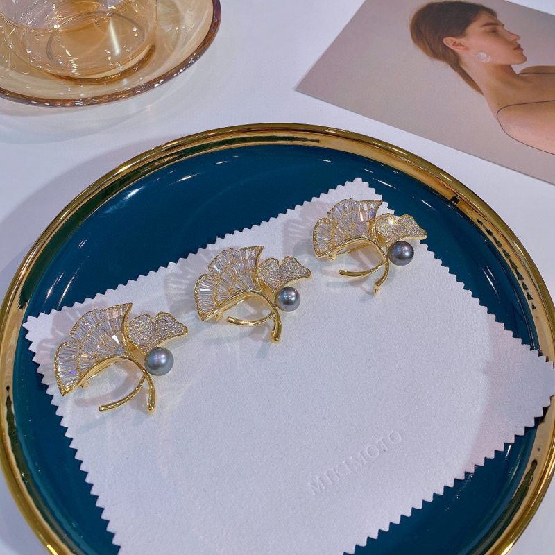 气质银杏叶百搭锆石微镶胸针女西装毛衣大衣胸花个性别针高档礼品-金色高清大图