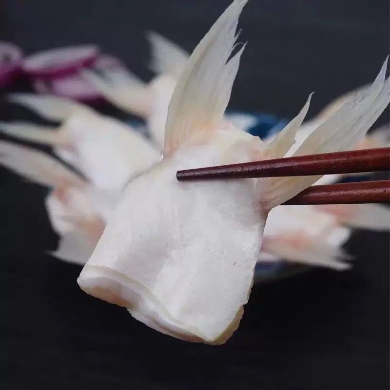 赛卡伊 [巴沙鱼鳍]新鲜冷冻鮰鱼翅鮰鱼鳍回鱼下巴巴沙鱼翅鱼下巴家庭