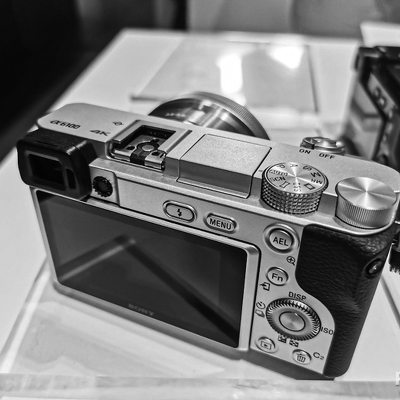 索尼SONY Alpha 6100 半画幅微单数码相机 SEL1650+55210双镜头套装 白色