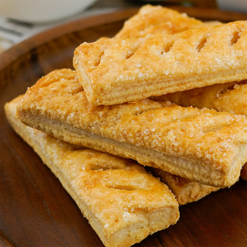 格兰娜千层酥饼干230g*1 苏宁自营零食韧性饼干鲜香酥脆充饥乌克兰进口零食休闲食品吃货网红早餐饱腹小吃代餐美食