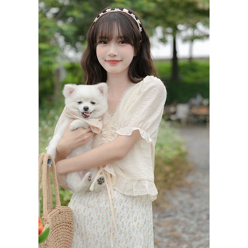 CACHE泡泡袖V领短上衣小众夏季甜美温柔韩系法式漂亮小衫蕾丝花边图片