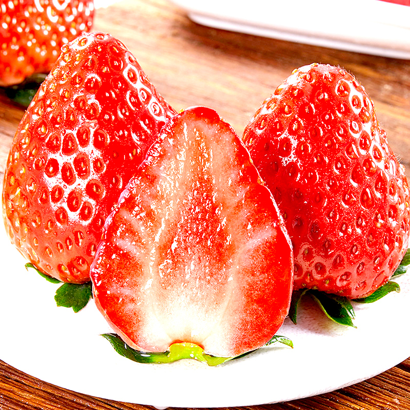 顺丰快递[苏鲜生]彩箱装 四川正宗大凉山草莓 大果 单果25g左右 净重1.2斤 (300g*2) 新鲜水果高清大图