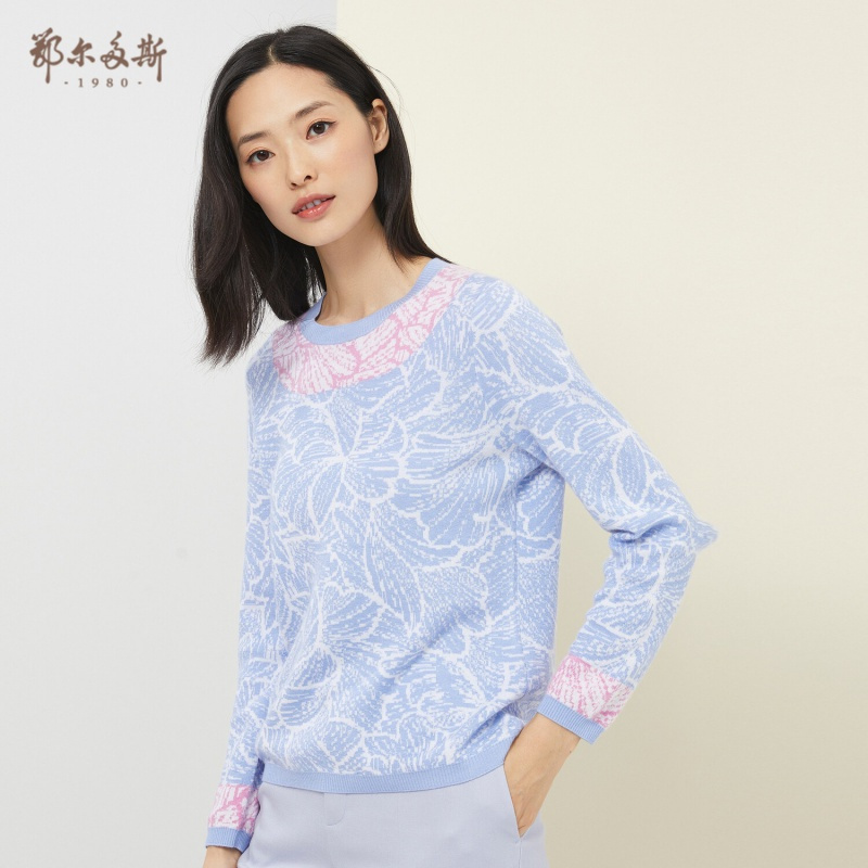 鄂尔多斯198020早春丝绒混纺圆领百搭羊绒衫女C205A0213