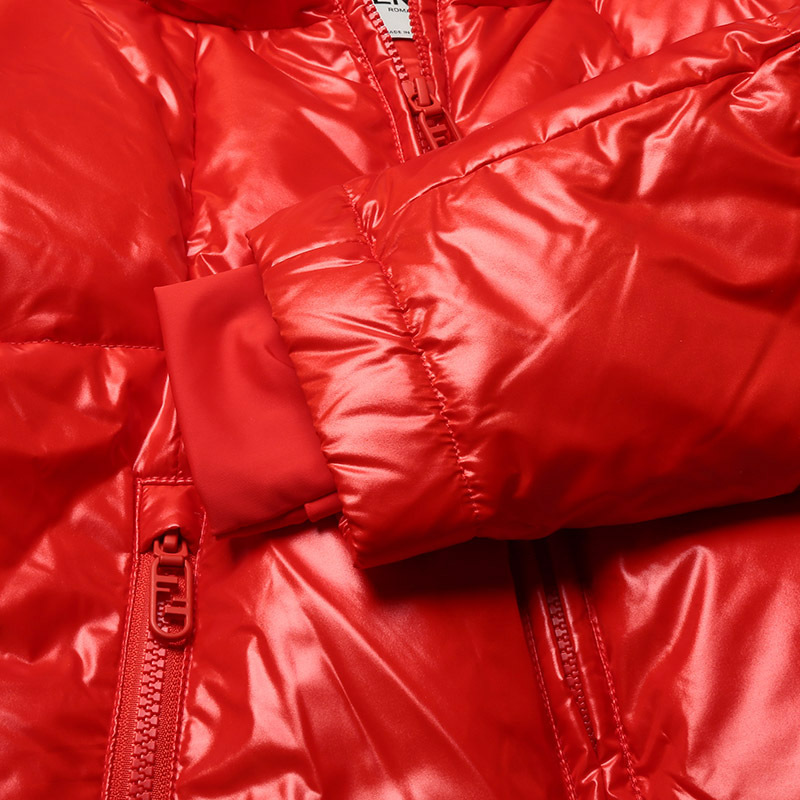 芬迪fendi女士亮面短款高领鸭绒连帽羽绒服上衣外套fan095ak85