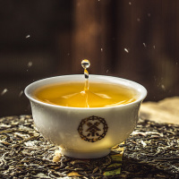 中茶 古乔木系列云南普洱茶2020年老班章古树生茶饼