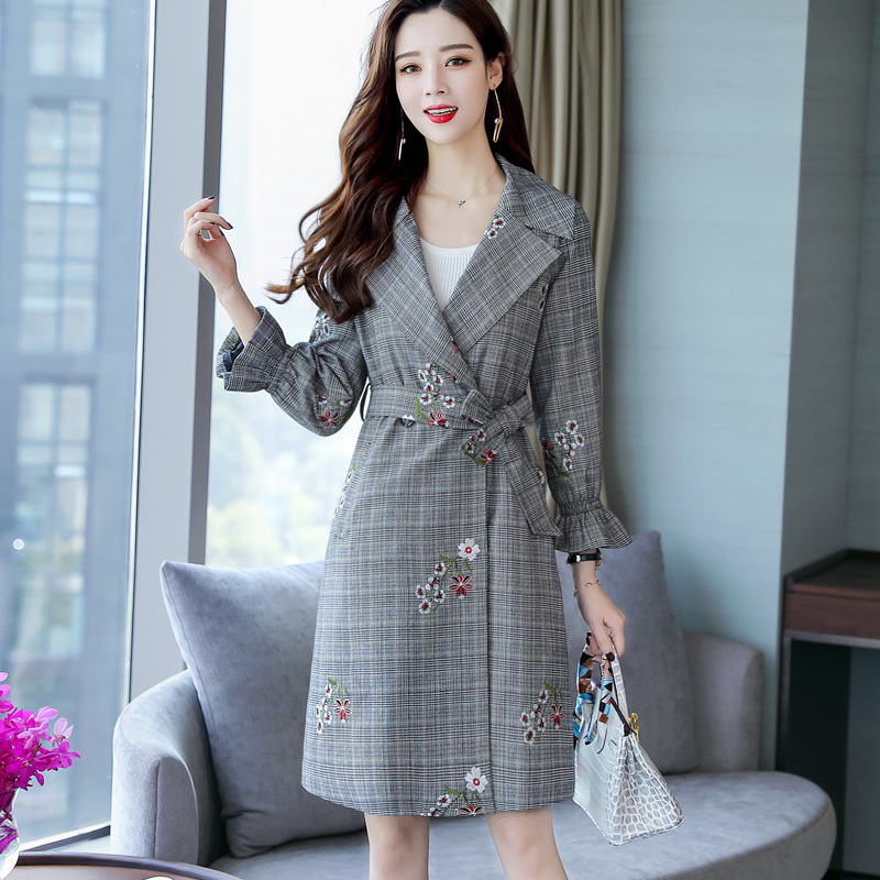 女人风衣外套_秋装新款女装外套风衣