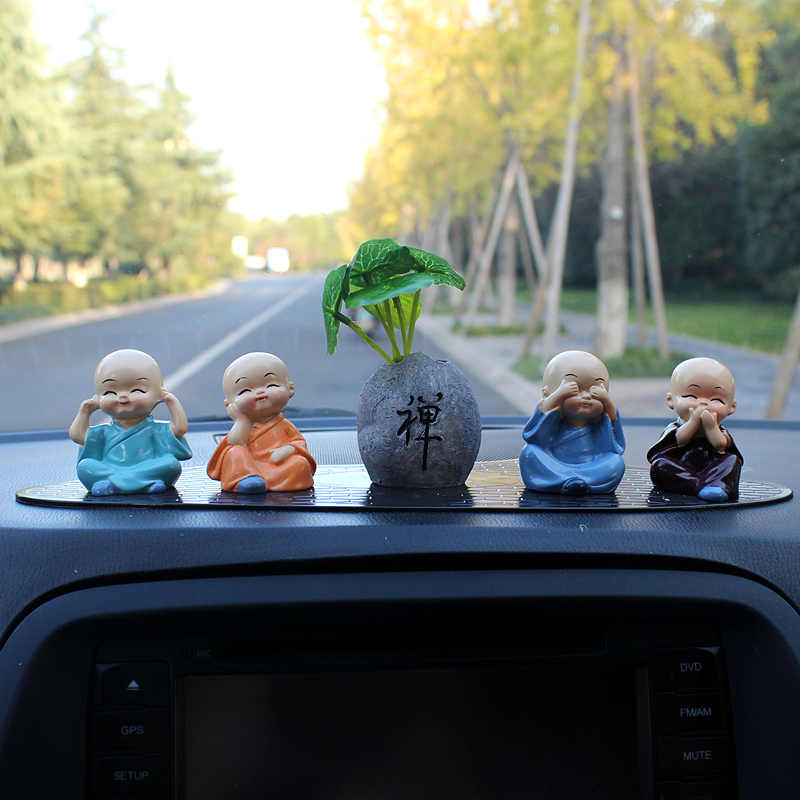 小和尚汽车摆件车载创意可爱车上内饰品摆件个性高档装饰用品大全大号