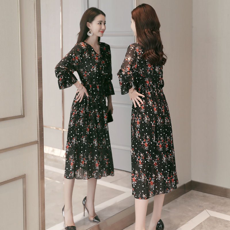 大码女装2018新款夏装修身蕾丝连衣裙女夏网纱刺绣显瘦裙子潮