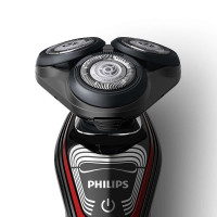 飞利浦(Philips)星战系列电动剃须刀XZ5810/70 旋转式三刀头充电刮胡刀 全身水洗 多功能理容带智能清洁系统