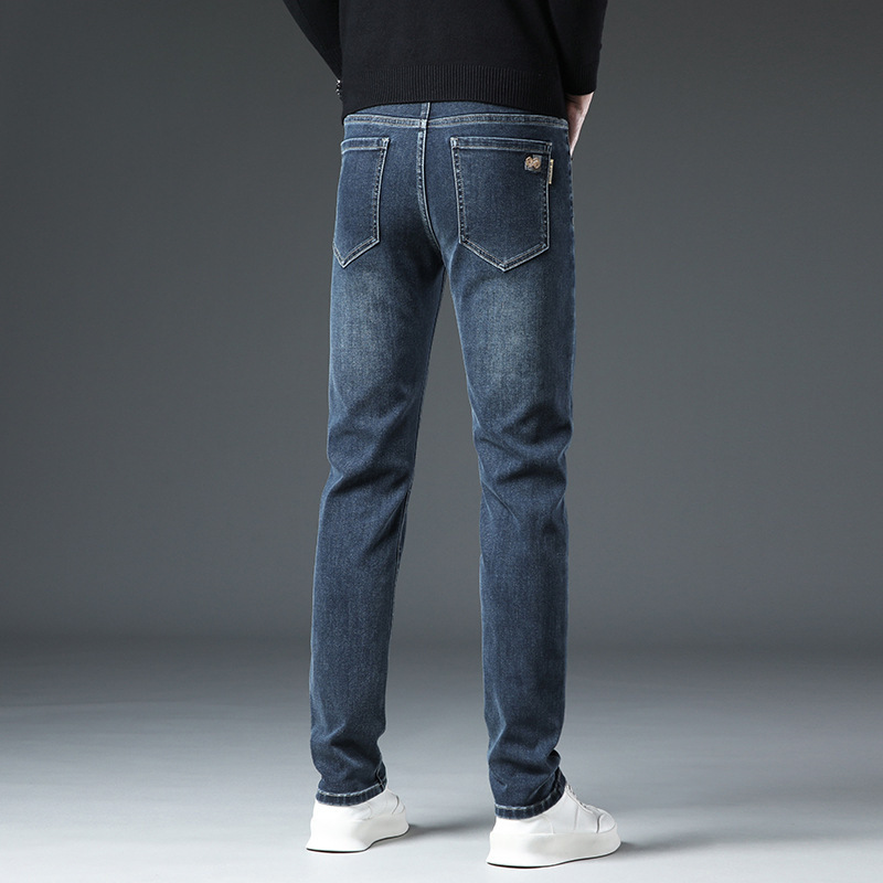 特色洗水工艺男士修身牛仔裤秋冬季新品抗皱耐磨小直筒裤时尚轻奢高清大图