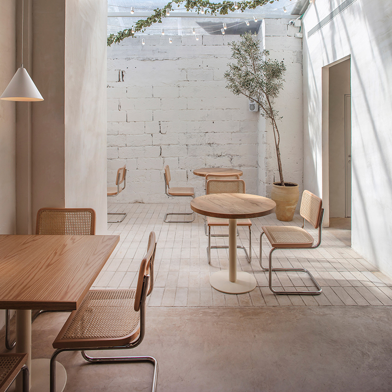 汐岩北欧风现代简约实木小圆桌子奶茶甜品店咖啡桌餐桌椅组合高清大图