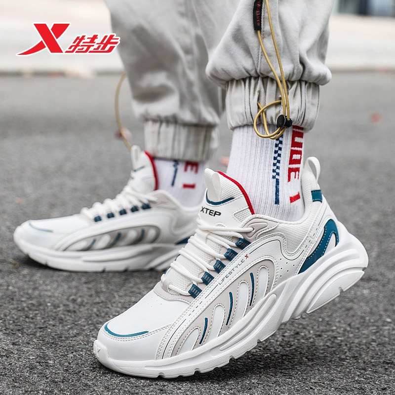 特步男鞋老爹鞋新款休闲鞋子皮面防水跑步鞋潮鞋运动鞋男