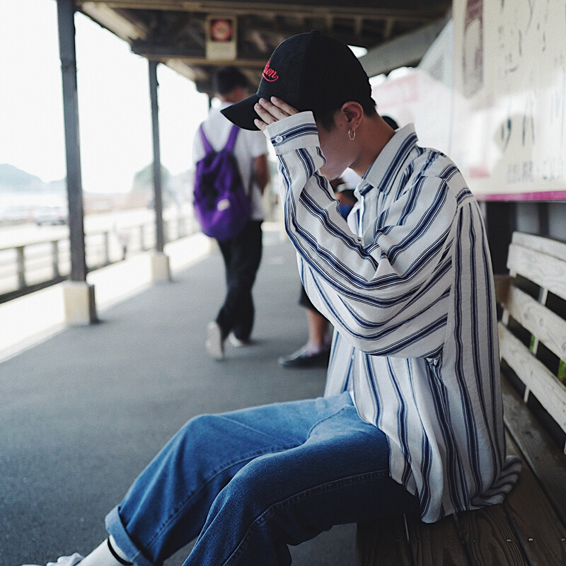 春款韩版蓝白条纹衬衫男2018薄款外套男士休闲衬衣潮白色