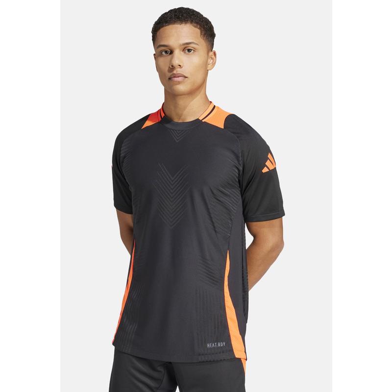 Adidas男士足球训练运动T恤短袖透气速干黑红色休闲服饰高清大图