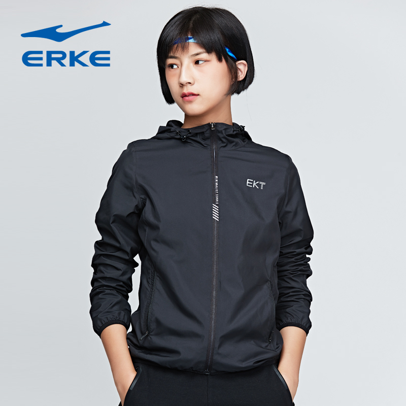 鸿星尔克(ERKE)女子运动外套2018秋季新款短款时尚防风运动茄克女士常规款训练服52218315017