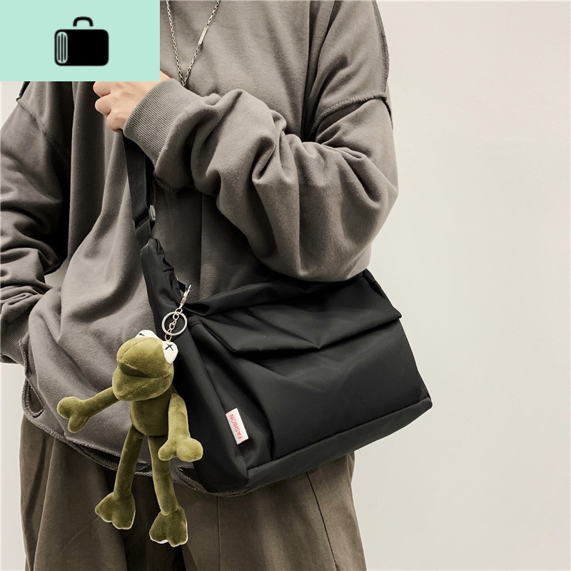 韩国ins简约暗黑风尼龙布斜挎包包女原宿校园学生单肩书包男情侣NEW LAKE女士双肩包 小号黑色带挂件