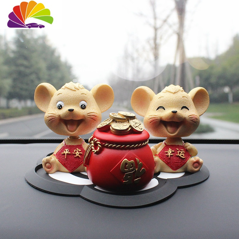 汽车摆件创意车载摇头老鼠可爱男女个性车内装饰品鼠年吉祥物平安幸运
