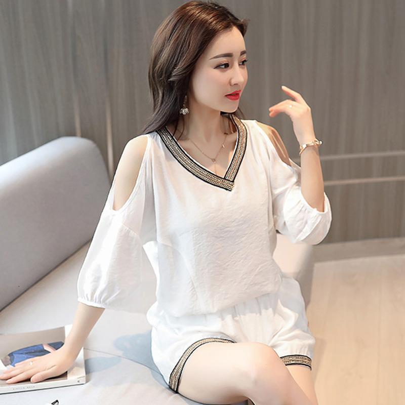 显瘦女士夏天新品漏肩v领宽松短裤两件套潮洋气时髦短装套装女