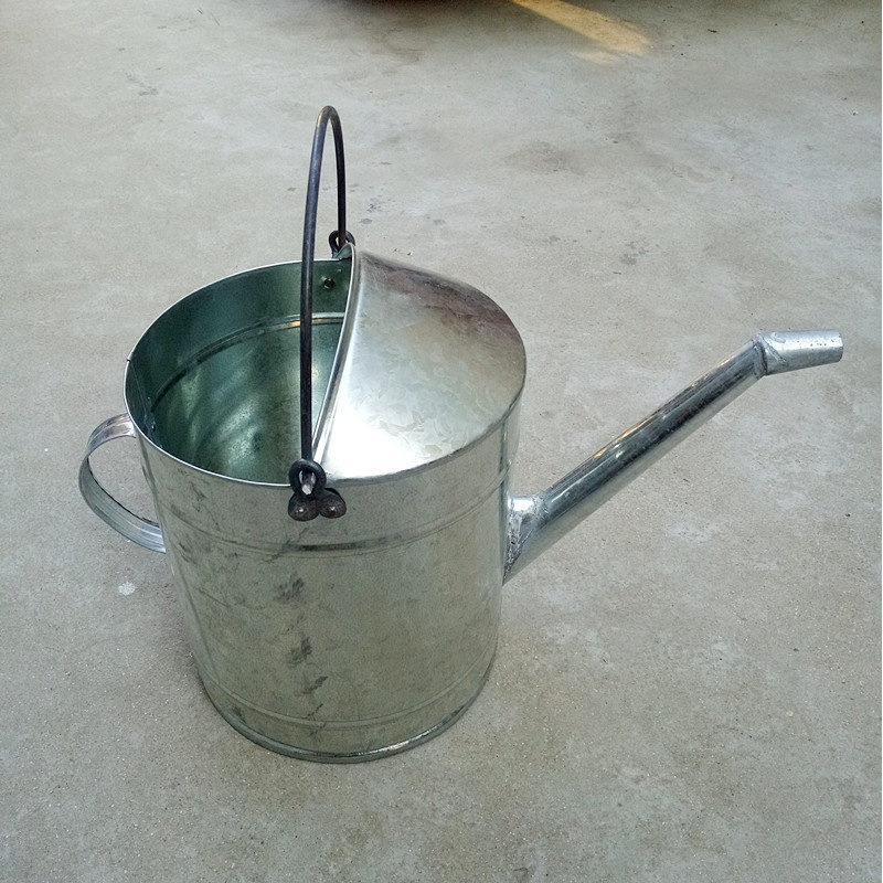 bentley加水壶鸭嘴铁皮加油桶加水桶长嘴汽车备用加油壶加水桶洒水壶