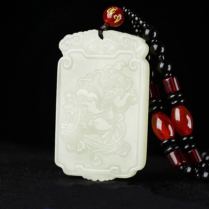 和田玉吊坠霸王貔貅男款玉牌新疆白玉玉石挂件皮丘平安牌玉佩