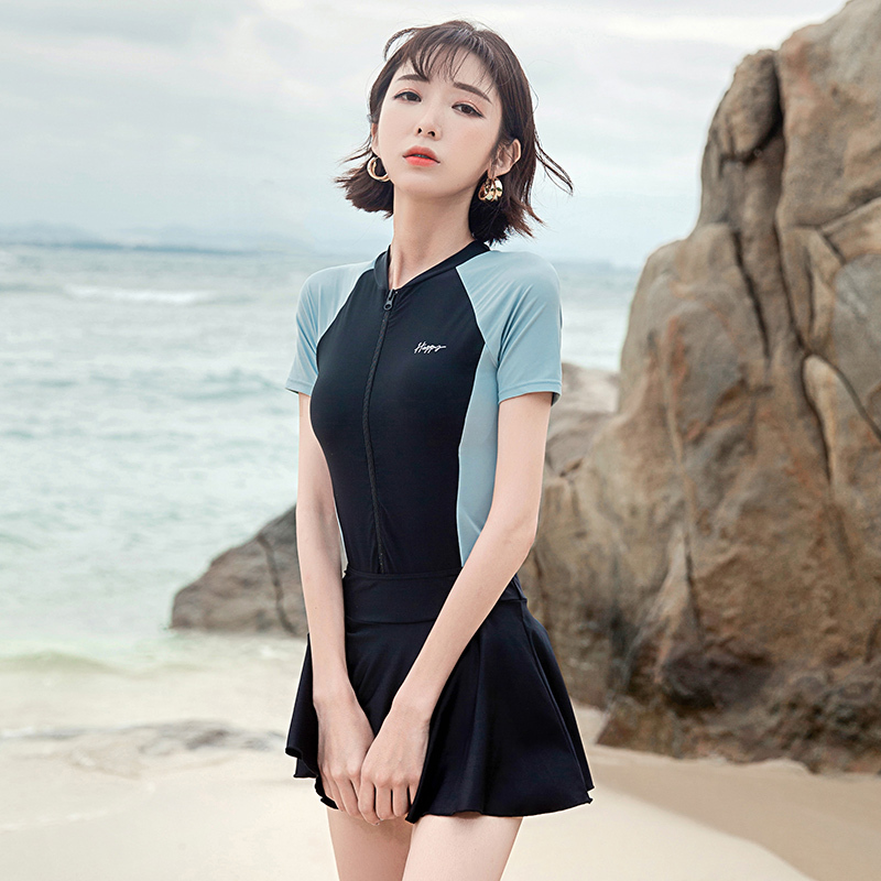 游泳衣女夏2021年新款时尚运动连体分体性感韩国ins温泉泳装大码