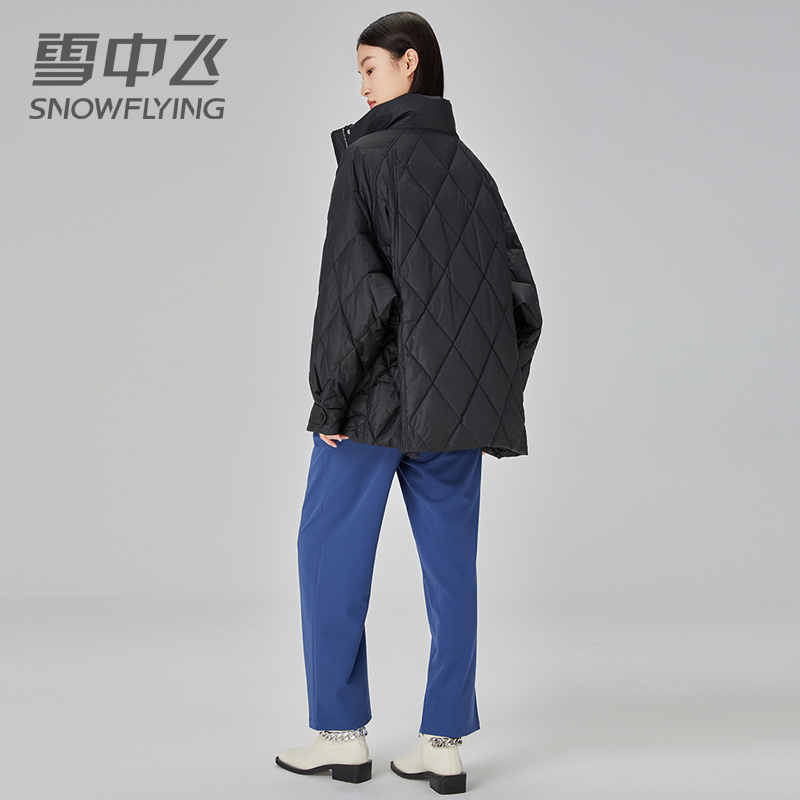 雪中飞加厚冬季新款羽绒服立领纯色印压保暖宽松简约时尚女士外套