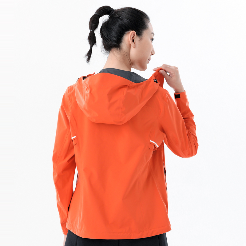 女士防风防水登山徒步冲锋衣轻便外套户外服装轻薄柔软透湿气冲锋衣女