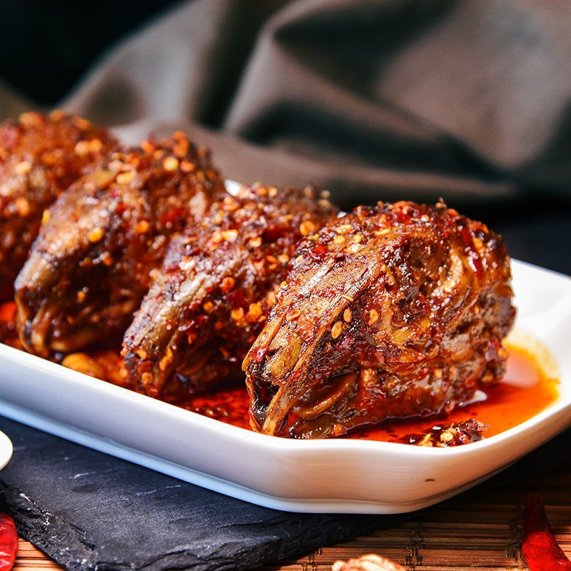 麻辣兔头四川特色成都双流老妈网红小吃零食兔肉香辣兔腿冷吃兔视频