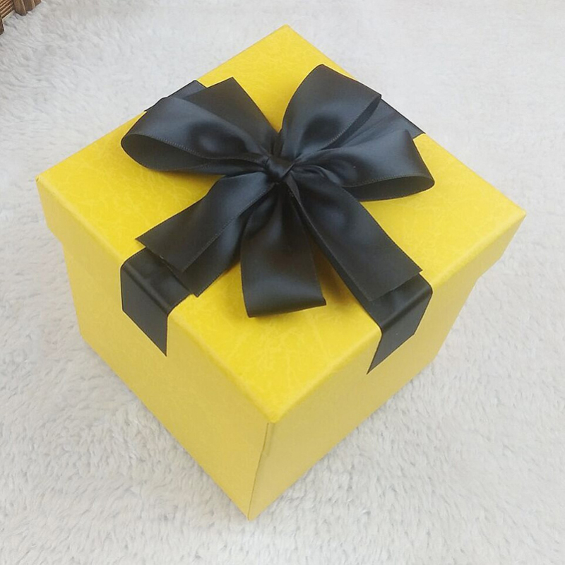 包装礼品盒子黄色(31*31cm)