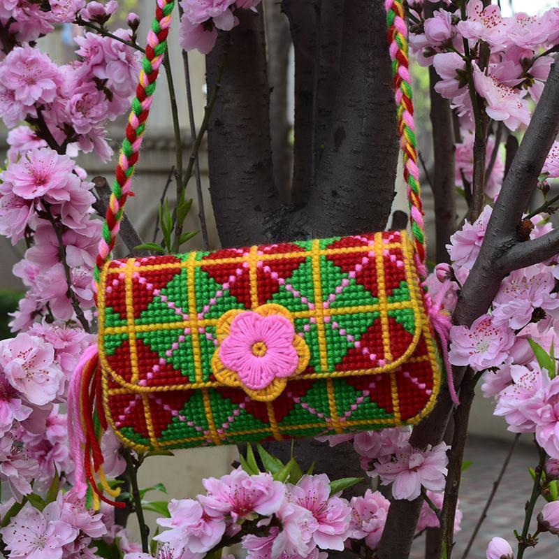 新款已裁剪手工立体十字绣挎包3d毛线绣甜蜜淑女翻盖手提小包套件几何